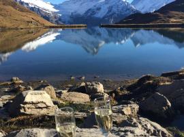 Chalet Verbrunnenhaus Grindelwald，位于格林德尔瓦尔德的酒店