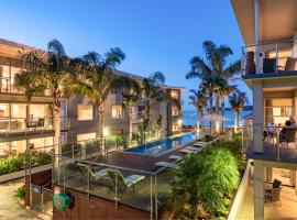 埃济沃特棕榈公寓式酒店，位于派西亚的带泳池的酒店