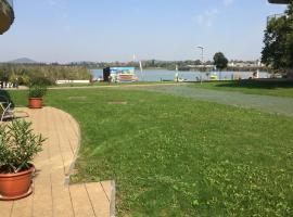 Velence Spa Apartman，位于韦伦采的酒店