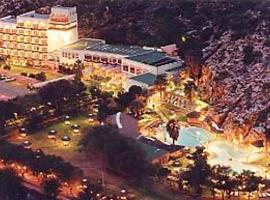 Avalon Springs Hotel，位于蒙塔古的酒店