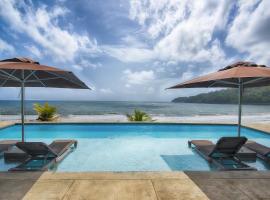 Pagua Bay House - Oceanfront Cabana's，位于Marigot的酒店