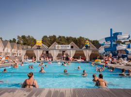 Holiday Park & Resort Niechorze Rewal，位于尼彻兹的酒店