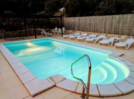Modern Villa apartment & private pool，位于卡迪瓦的度假短租房