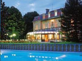 Manoir De La Roseraie，位于格里尼昂的酒店