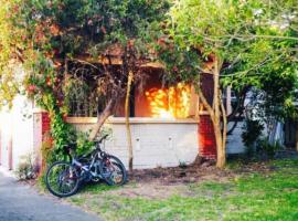 St Kilda East backpackers' hostel，位于墨尔本的酒店