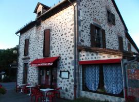 L'auberge des deux ponts，位于Saint-Simon的酒店