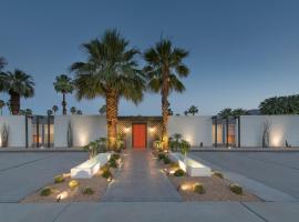 the Weekend Palm Springs，位于棕榈泉Desert Highland Park附近的酒店