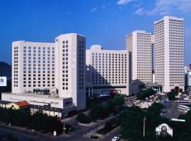 北京亮马河大厦，位于北京燕莎区的酒店