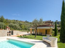 Villa Lunense by VacaVilla，位于Avenza的酒店