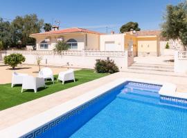 Villa Reyets 4 bed 3 bath Private Pool，位于布索特的度假屋