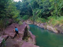 Jungle River，位于Ginigathena的度假村