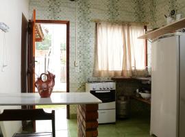 Trindade Hospeda - Stúdios e Suítes privativos Vila Trindade，位于特林达德的酒店