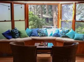 Tomah Retreat - Studio BREATHE with fireplace