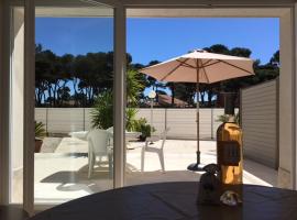 Appartements Les Pesquiers Hyères Plage，位于耶尔的公寓