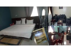 Fingerprints Hotel & Suites，位于Oba Ile的酒店