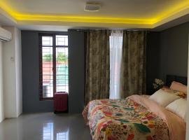 *3BR/*3Bath Fully Furnished Town House - BICOL，位于那牙的酒店