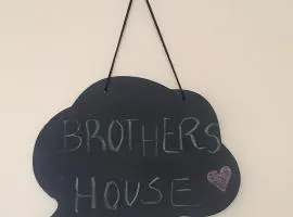 Brother´s House