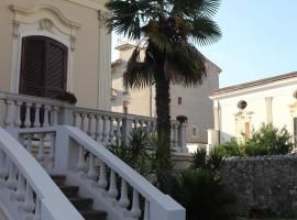 Villa Caterina，位于萨普里的海滩短租房