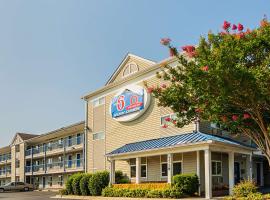 Motel 6-Fayetteville, NC - Fort Liberty Area，位于费耶特维尔费耶特维尔区域（格兰尼斯场）机场 - FAY附近的酒店