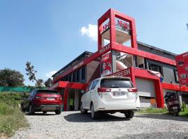 NH8 Hotel & Restaurant，位于Dūngarpur的酒店