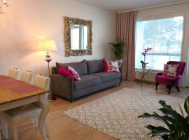 Charming Pine View Apartment，位于万塔Science Centre Heureka附近的酒店