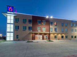 Motel 6 Fort Worth, TX - North - Saginaw，位于沃思堡沃斯堡联盟机场 - AFW附近的酒店