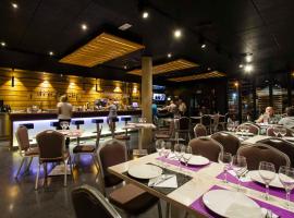 Hotel Alcazar，位于穆拉的酒店