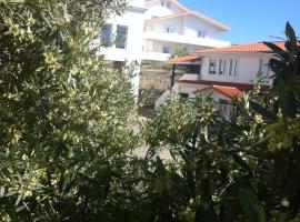 卡萨波托奇萨酒店，位于洛里什的酒店