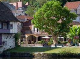 Logis hotel les flots bleus，位于多尔多尼河畔博利厄的酒店