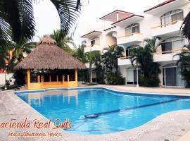 Hacienda Real Suits Ixtapa，位于伊斯塔帕的酒店