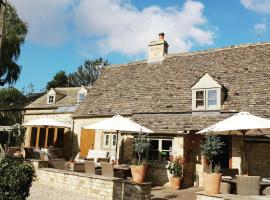 The Plough Inn，位于Notgrove的酒店