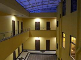 Hotel Varenya Inn，位于Yavatmāl的酒店