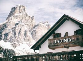 拉迪亚娜高山酒店，位于科瓦拉因巴迪亚的酒店