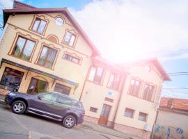 Pensiunea Un Baiat si o Fata，位于肯普隆格的Spa酒店