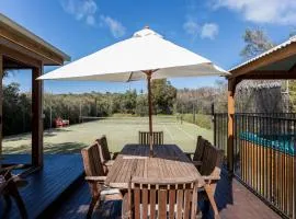 The Heyfield Hideaway: Tennis & Spa