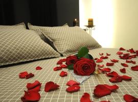 蒙特马尔酒店，位于罗萨斯的酒店