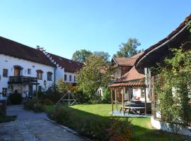 EL MOLINO - ehemalige Mühle mit großem Gartenareal，位于Modlisch的酒店