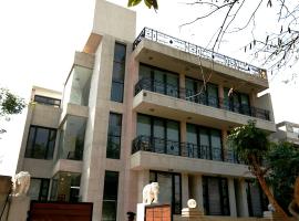 Ahuja Residency Parklane, Gurgaon，位于古尔冈Global Business Park附近的酒店