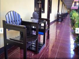 Uni Beach Hotel，位于Ciawitali的酒店