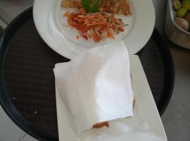 般达吉利村庄酒店，位于汉班托塔的酒店