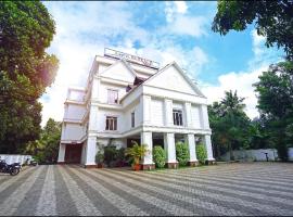 Hotel Emerald Regency，位于Puthupalli的酒店
