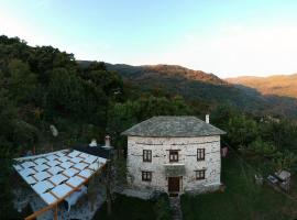 Stone Villa in the Forest，位于莫雷逊的家庭/亲子酒店