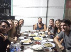 mekong floating market Nam Giang homestay，位于丐县的酒店