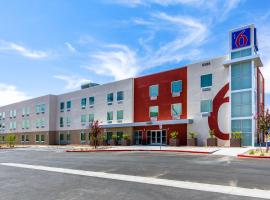 Motel 6-Las Vegas, NV - Motor Speedway，位于拉斯维加斯北拉斯维加斯的酒店