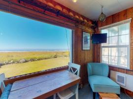 Beachfront Cabin，位于莫克利普斯的酒店