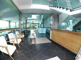 Hotel Ed. Carolmilla，位于瓦伦萨的酒店