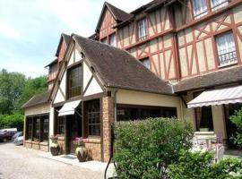 Logis Le Saint Jacques，位于Cloyes-sur-le-Loir的酒店