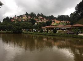 Hotel Fazenda Pedra Azul，位于多明戈斯马丁斯的酒店