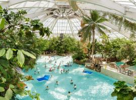 Hotel De Vossemeren by Center Parcs，位于洛默尔的酒店