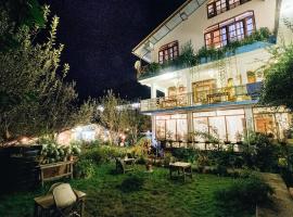 Orchards House - The Hidden Tribe，位于马拉里的旅馆